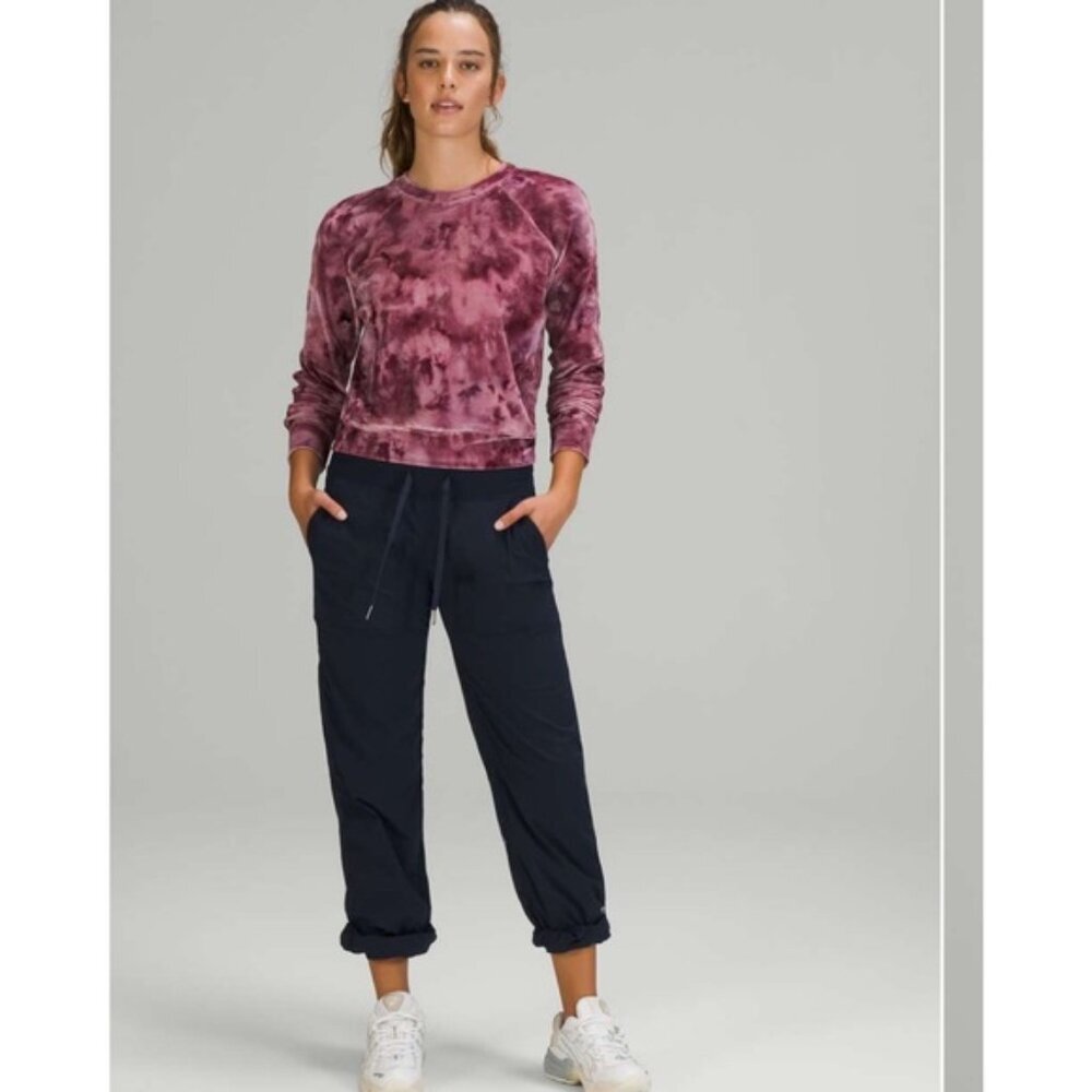 Lululemon Velour Warm Down Crew Hip Length Crop Sweatshirt Top Stretch Soft 6